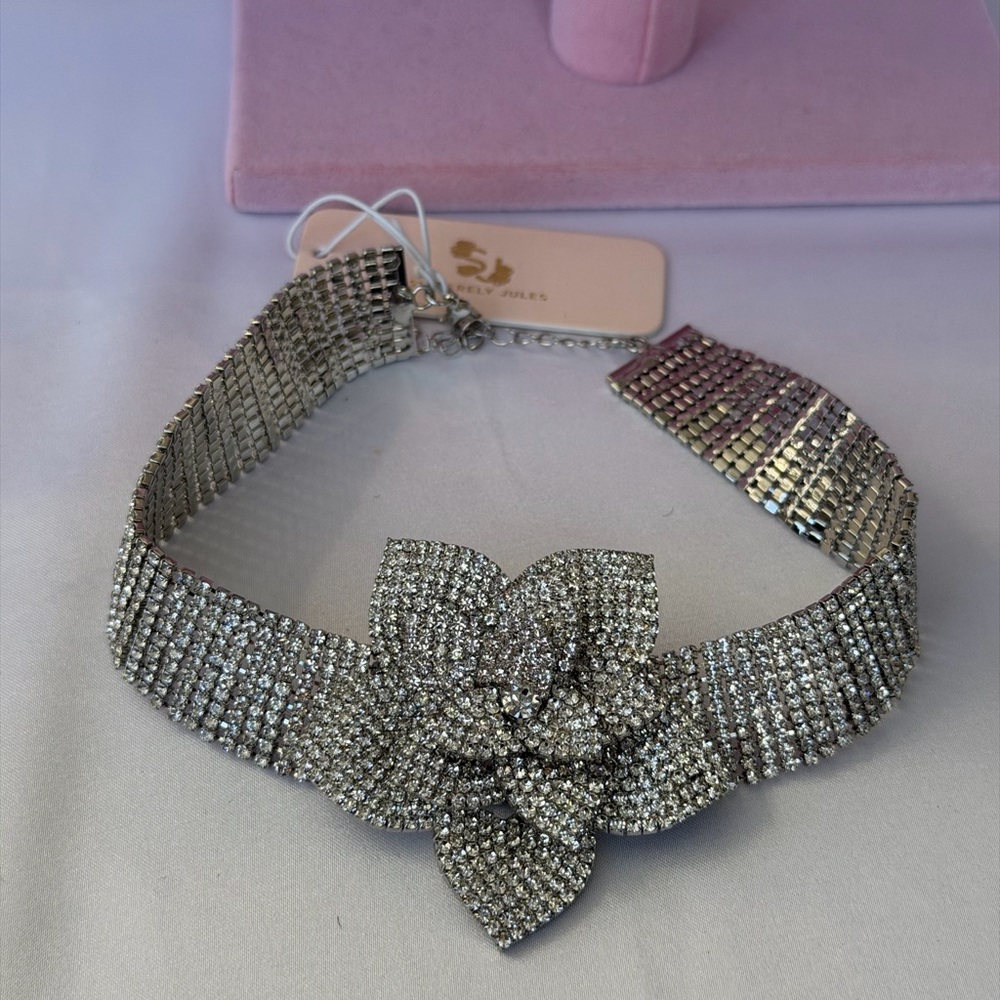 Sincerely Jules Rhinestone Flower Choker - Picture 1 of 5